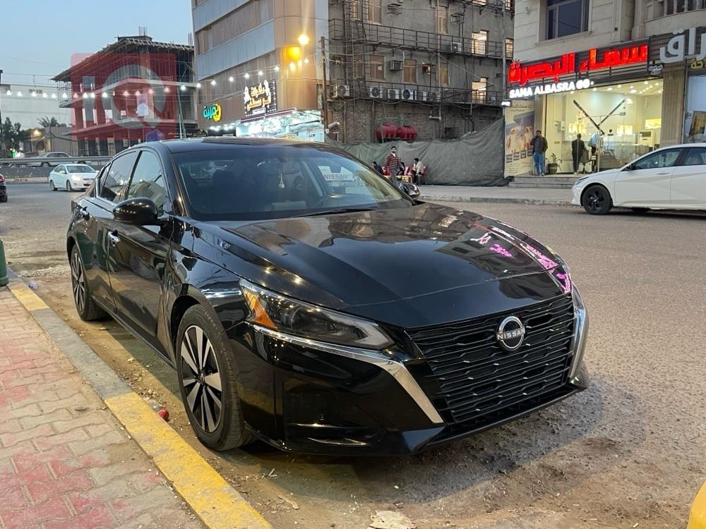 نيسان ألتيما